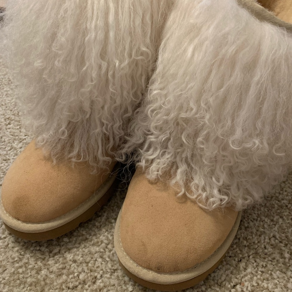 UGG Boots with Sheepskin Cuff